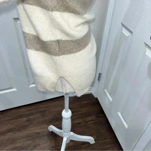 C Wonder 100% Cashmere striped cream and tan scoop neck pullover sweater - Picture 9 of 11